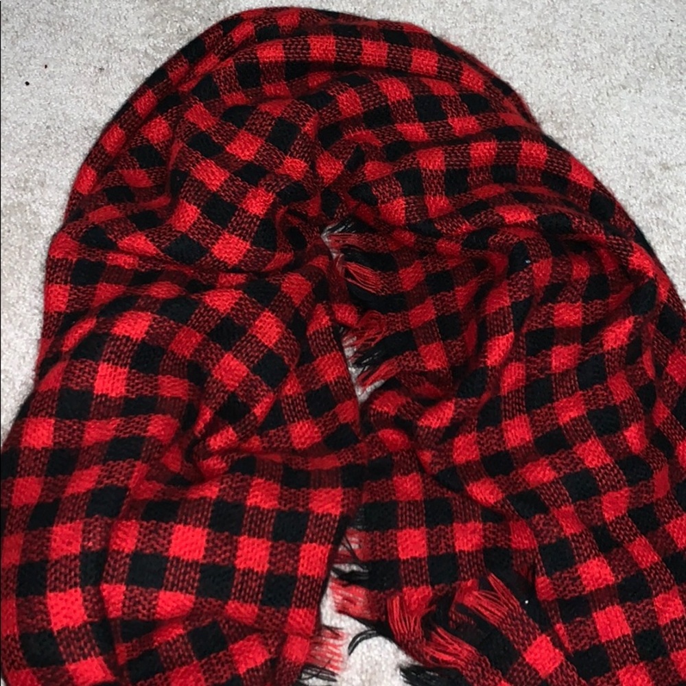 NEW never worn Scarf!!